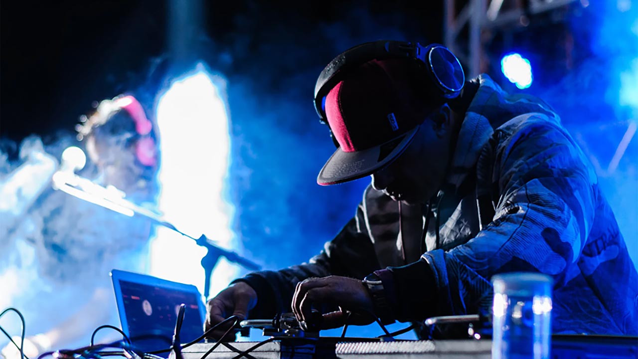 The Art of Beatmatching: How to Beatmatch as a DJ